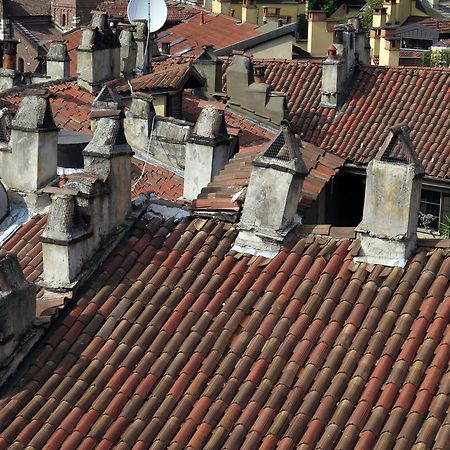 Mansard Very Close To Duomo Milan Bagian luar foto