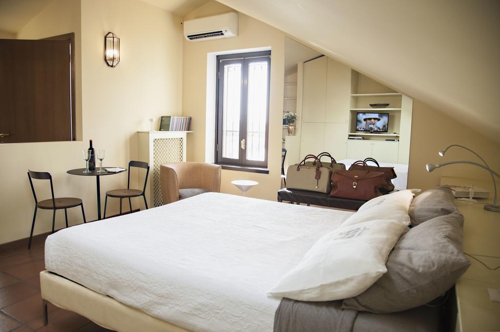 Mansard Very Close To Duomo Milan Bagian luar foto